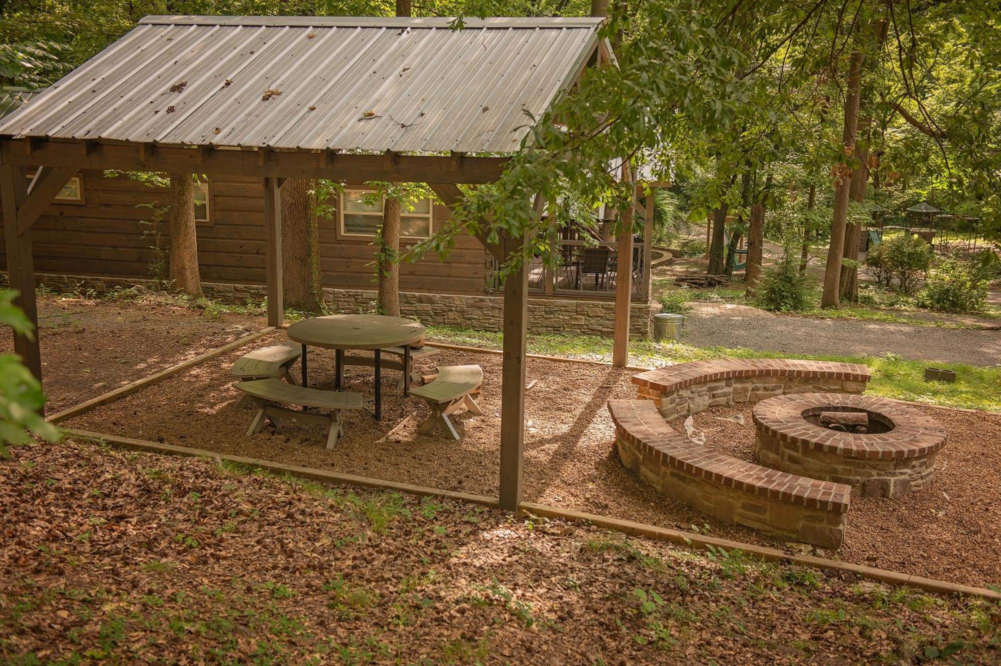 Meg Cabin Tiny Rustic Comfort On Lookout Mtn Chattanooga Esterno foto