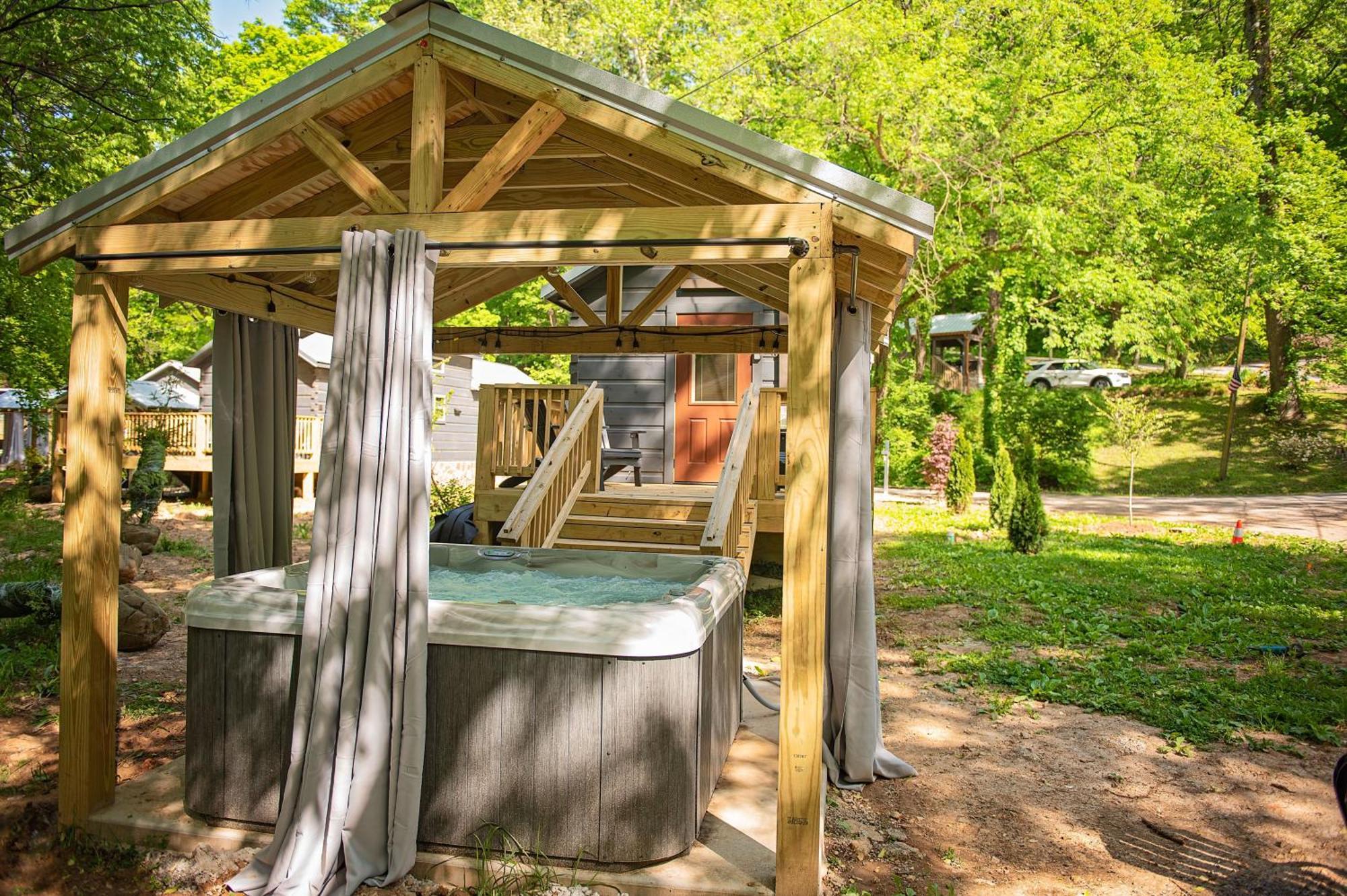 Meg Cabin Tiny Rustic Comfort On Lookout Mtn Chattanooga Esterno foto