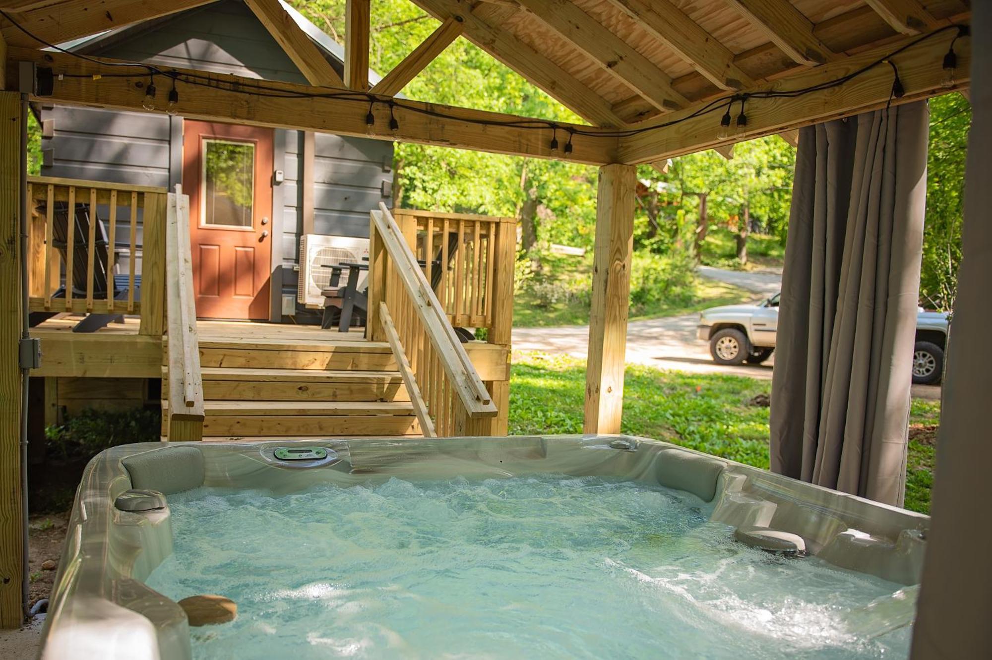 Meg Cabin Tiny Rustic Comfort On Lookout Mtn Chattanooga Esterno foto